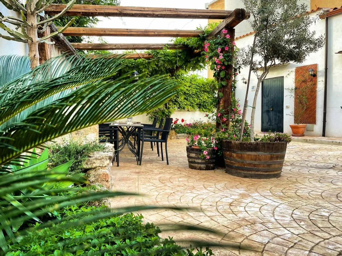 Baglio Reale Apartments contacts